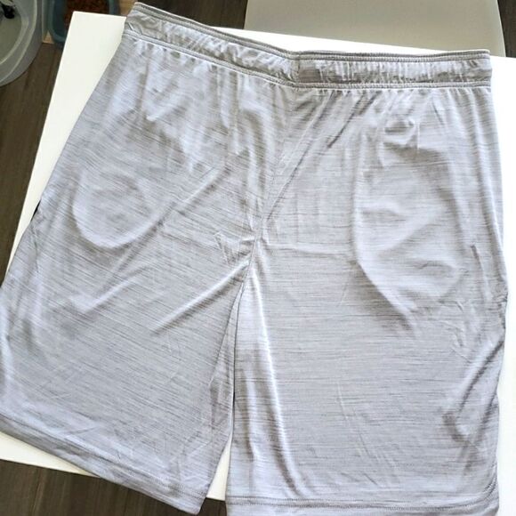 2/$15 SALE Reebok mens active shorts, NWT,  size 2xl - Picture 3 of 4